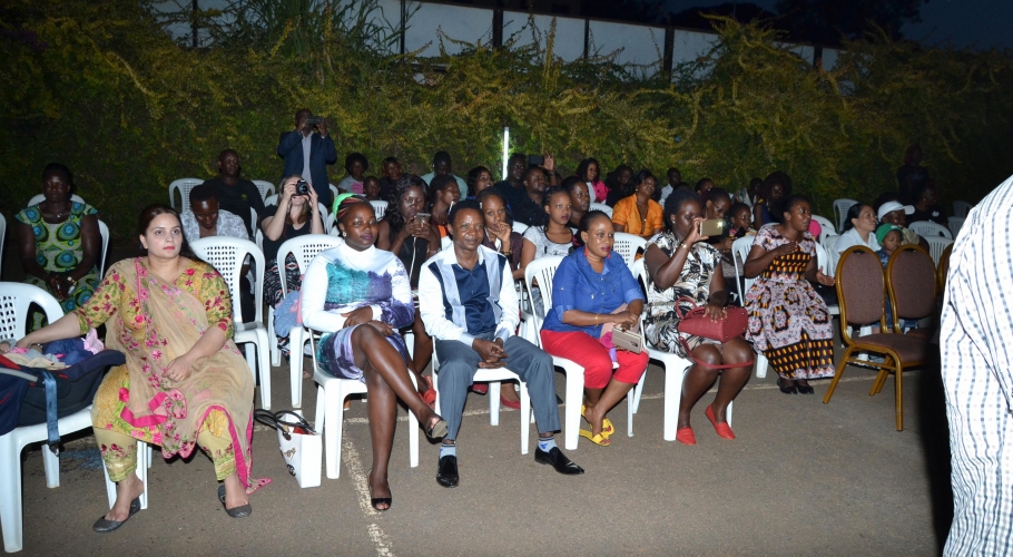 Entebbe Junior -  An Out of This World Christmas Production029