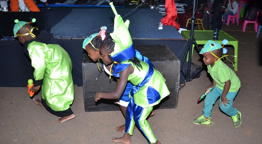 Entebbe Junior -  An Out of This World Christmas Production025