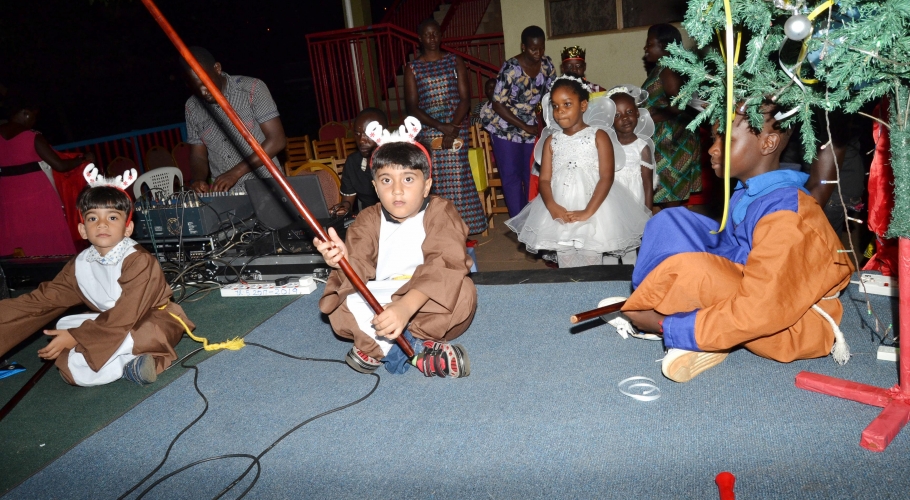 Entebbe Junior -  An Out of This World Christmas Production004