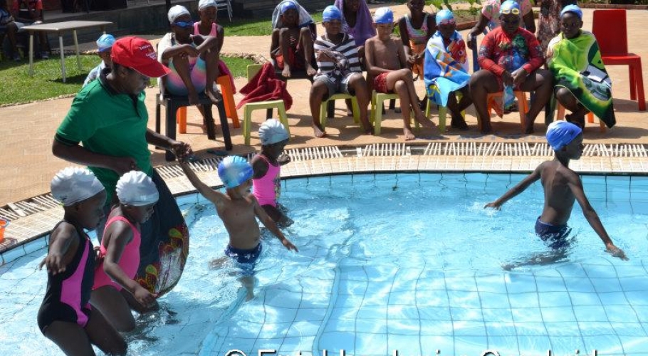 Entebbe Junior Cambridge Swimming Fete025