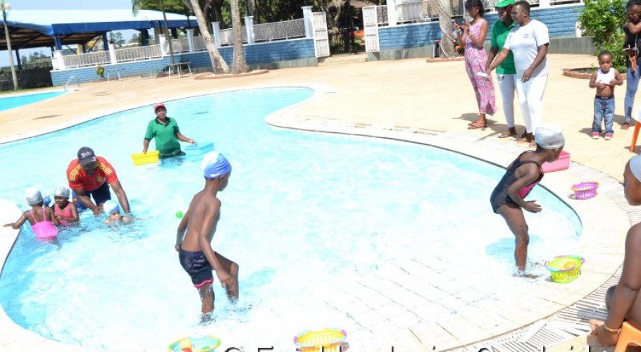 Entebbe Junior Cambridge Swimming Fete076