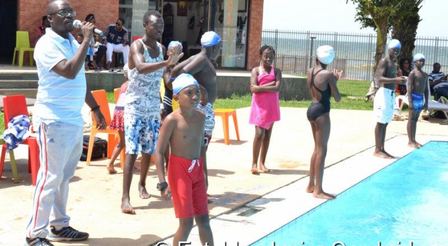 Entebbe Junior Cambridge Swimming Fete042