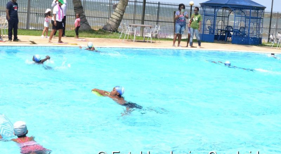 Entebbe Junior Cambridge Swimming Fete064